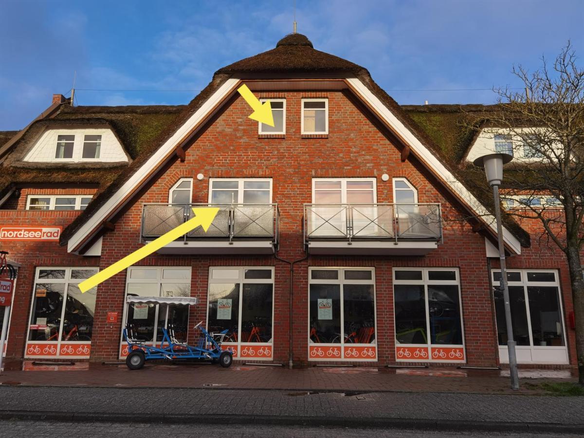 Schaake Hooksiel - Charmante Reetdachwohnung & Kostenfreier Parkplatz Bagian luar foto