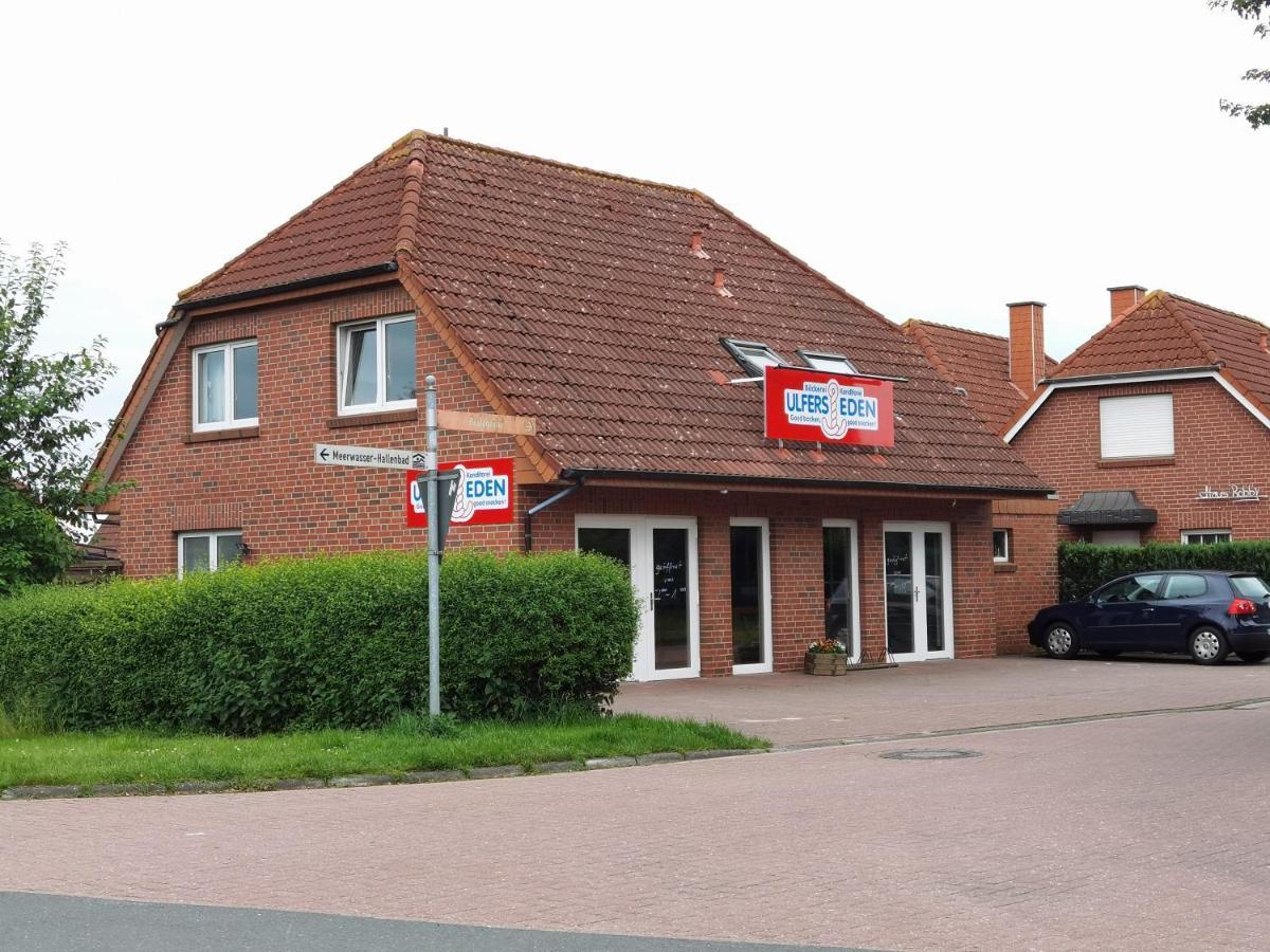 Schaake Hooksiel - Charmante Reetdachwohnung & Kostenfreier Parkplatz Bagian luar foto